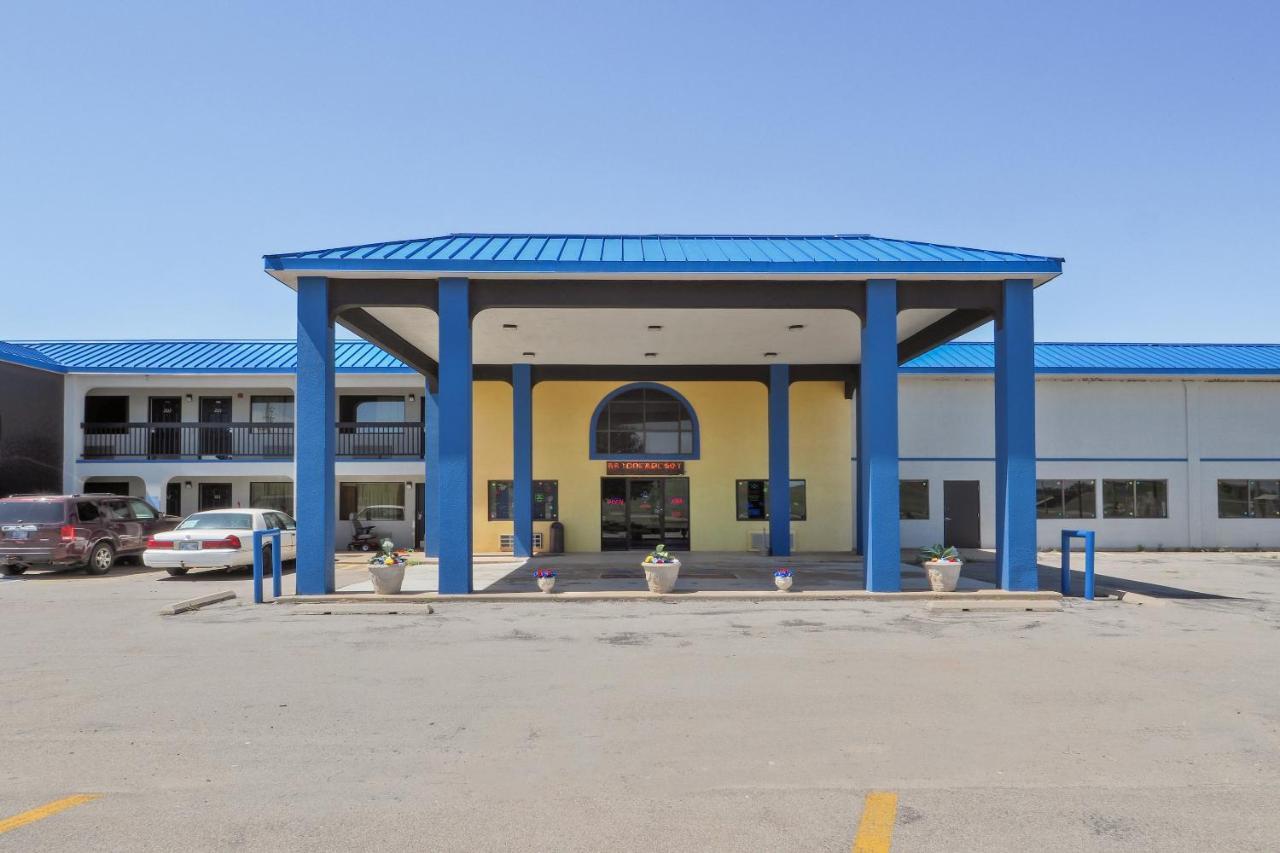 Lonestar Inn & Suites, Erick Ok Hwy 40 By Oyo Bagian luar foto